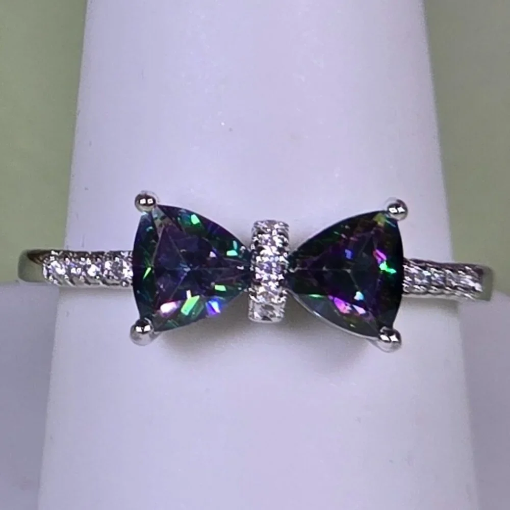 Bowtie-Shaped Ring With‎ Synthetic Mystic Topaz Size 9.75 (NWOT)